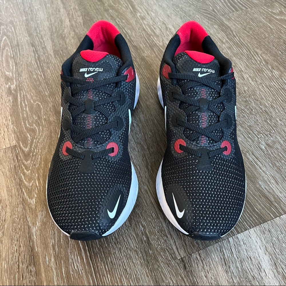 NWOT Nike Renew Run Shoe